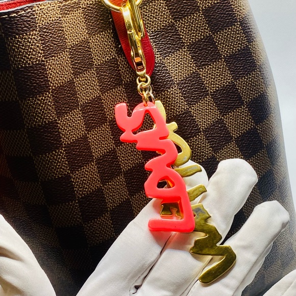 EUC Louis Vuitton LE Fuchsia Stephen Sprouse Graffiti Key Holder / Bag Charm - Picture 11 of 17